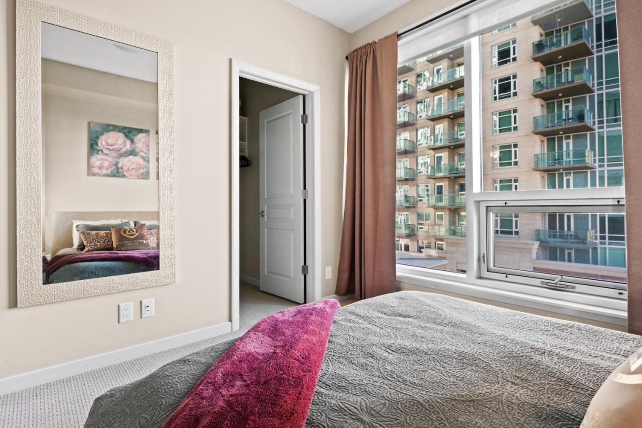 Stylish Downtown Condos By Globalstay คาลการี ภายนอก รูปภาพ