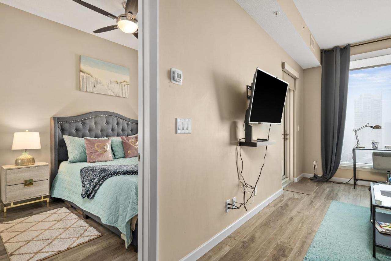 Stylish Downtown Condos By Globalstay คาลการี ภายนอก รูปภาพ